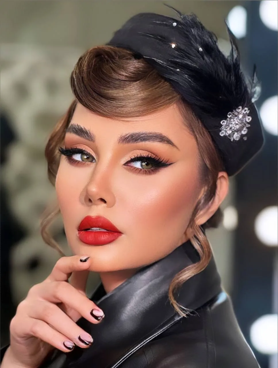 میکاپ و شینیون کلاسیک در سالن زیبایی پارس بانو